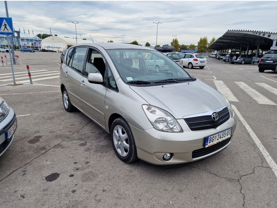 toyota corola verso